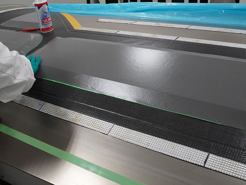 Fairing shroud layup using laser ply guidance Fairing shroud, manufacture